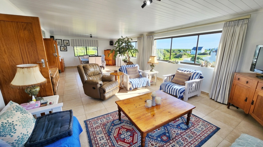 5 Bedroom Property for Sale in Struisbaai Western Cape